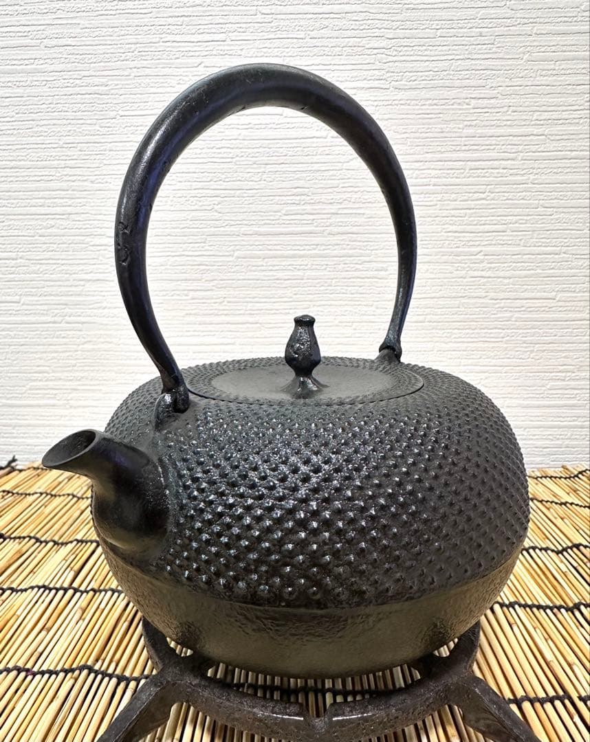 美品　南部伝統工芸士 及川寛治作真作保証１５型姥口アラレ　伊藤 みよこ様売約済み