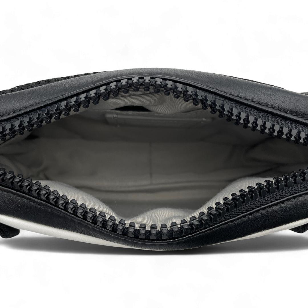 美品 COACH ボディバッグ PVCレザー ホワイト シグネチャー