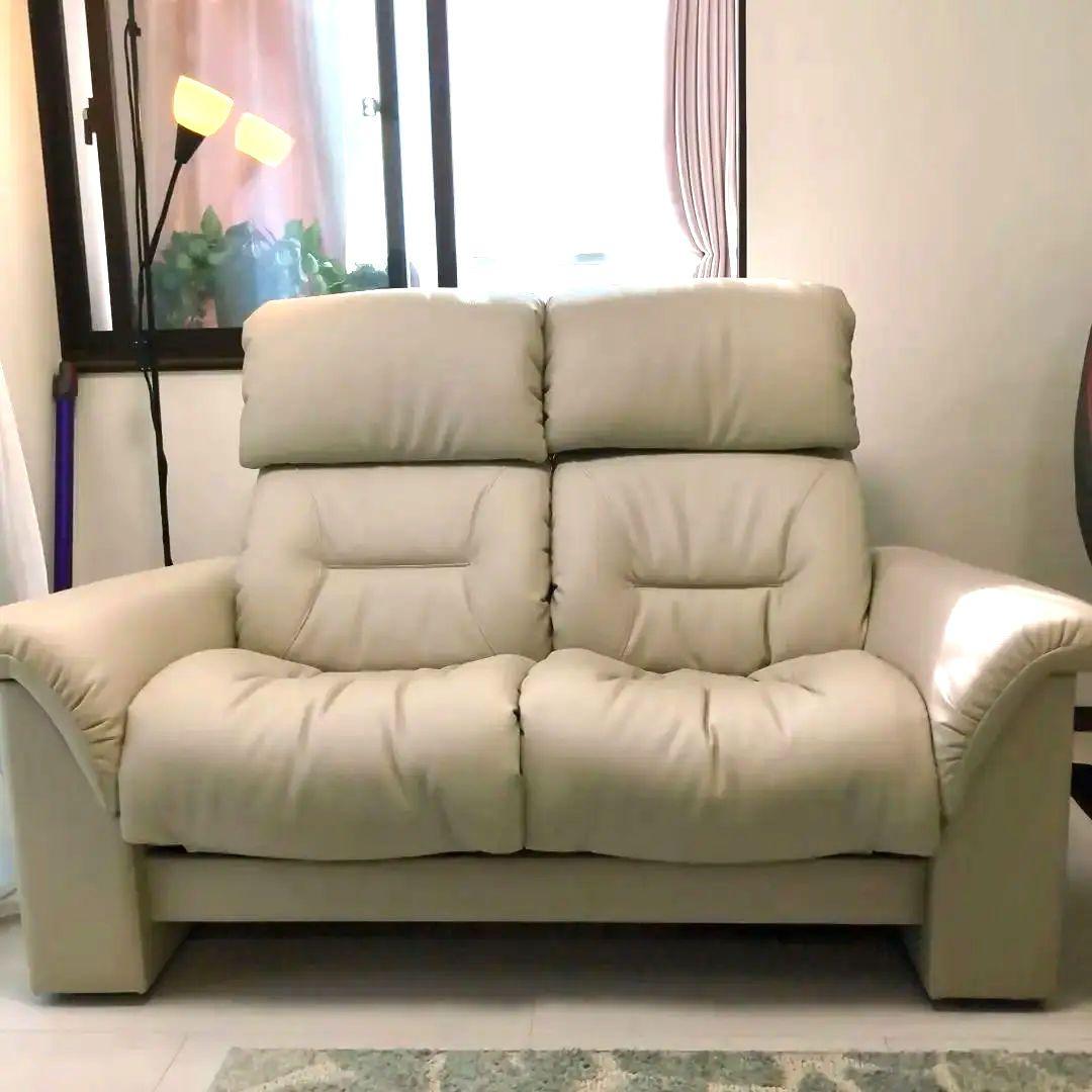 ベージュ色 2人掛けソファ 合成皮革 - メルカリ