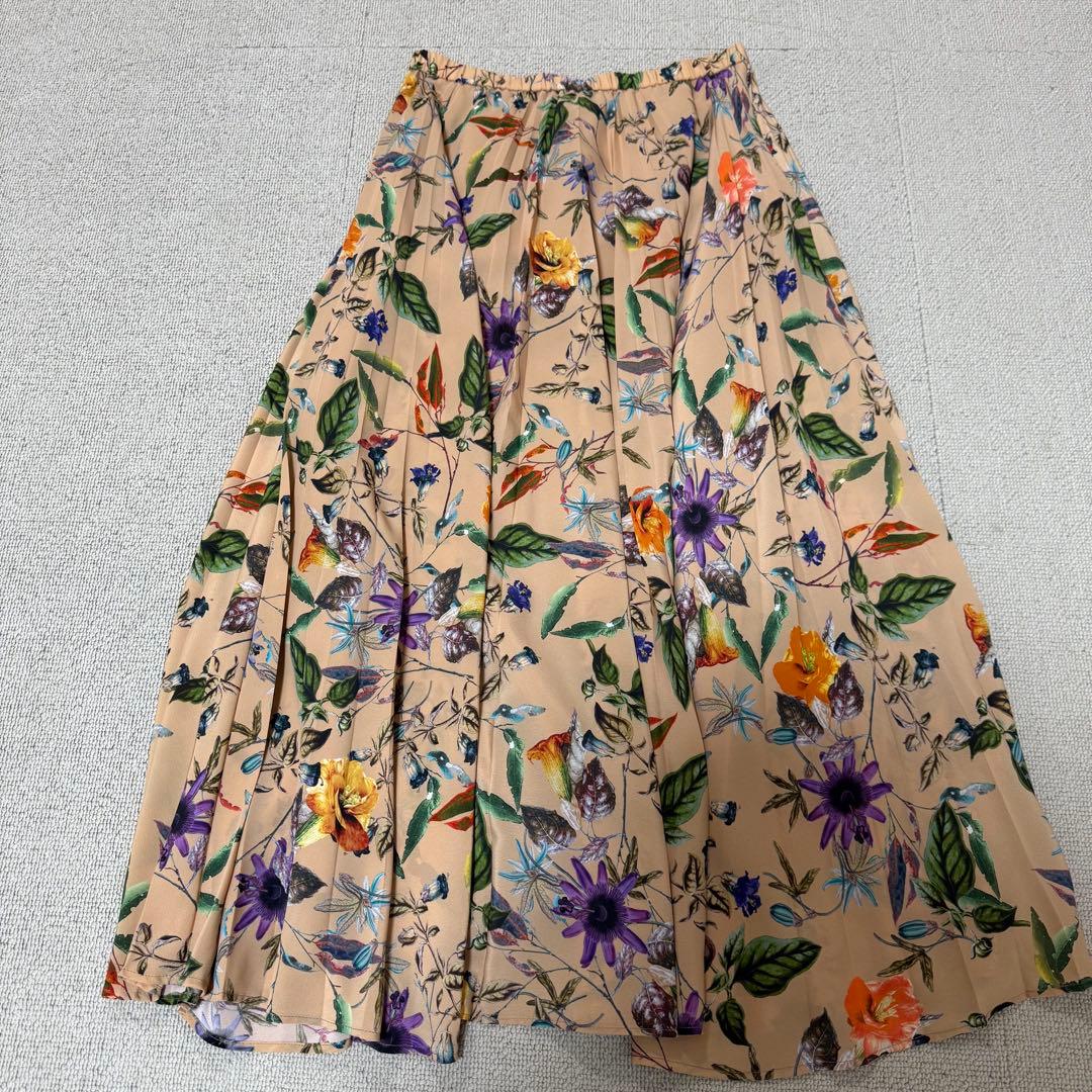 大草直子さん　AMARCオリジナル　プリントプリーツスカート