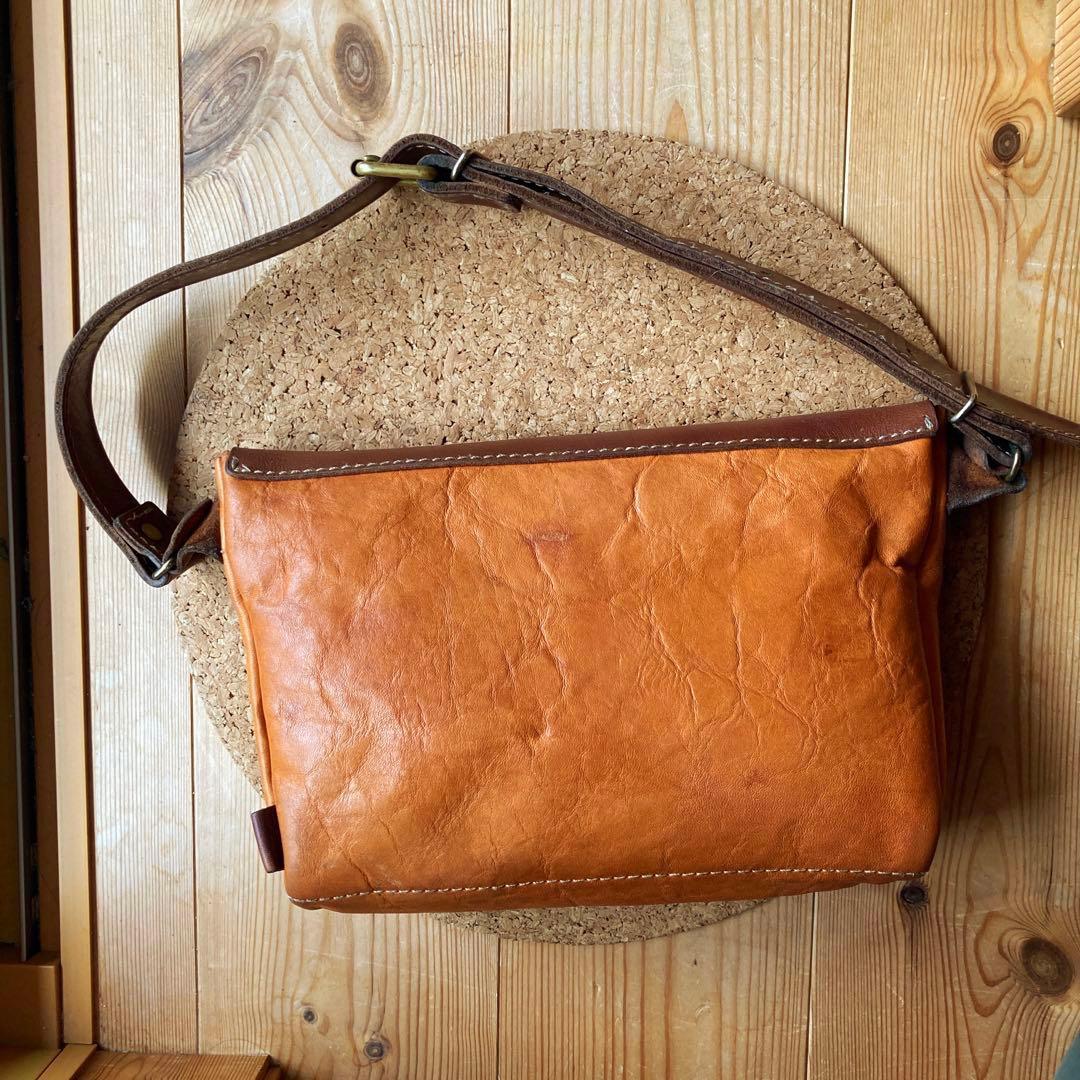 Herz ボディバッグ　ヘルツ　革　キャメル　チョコ