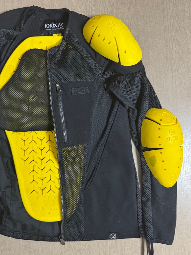 KNOX Urbane Pro 胸部プロテクター付き