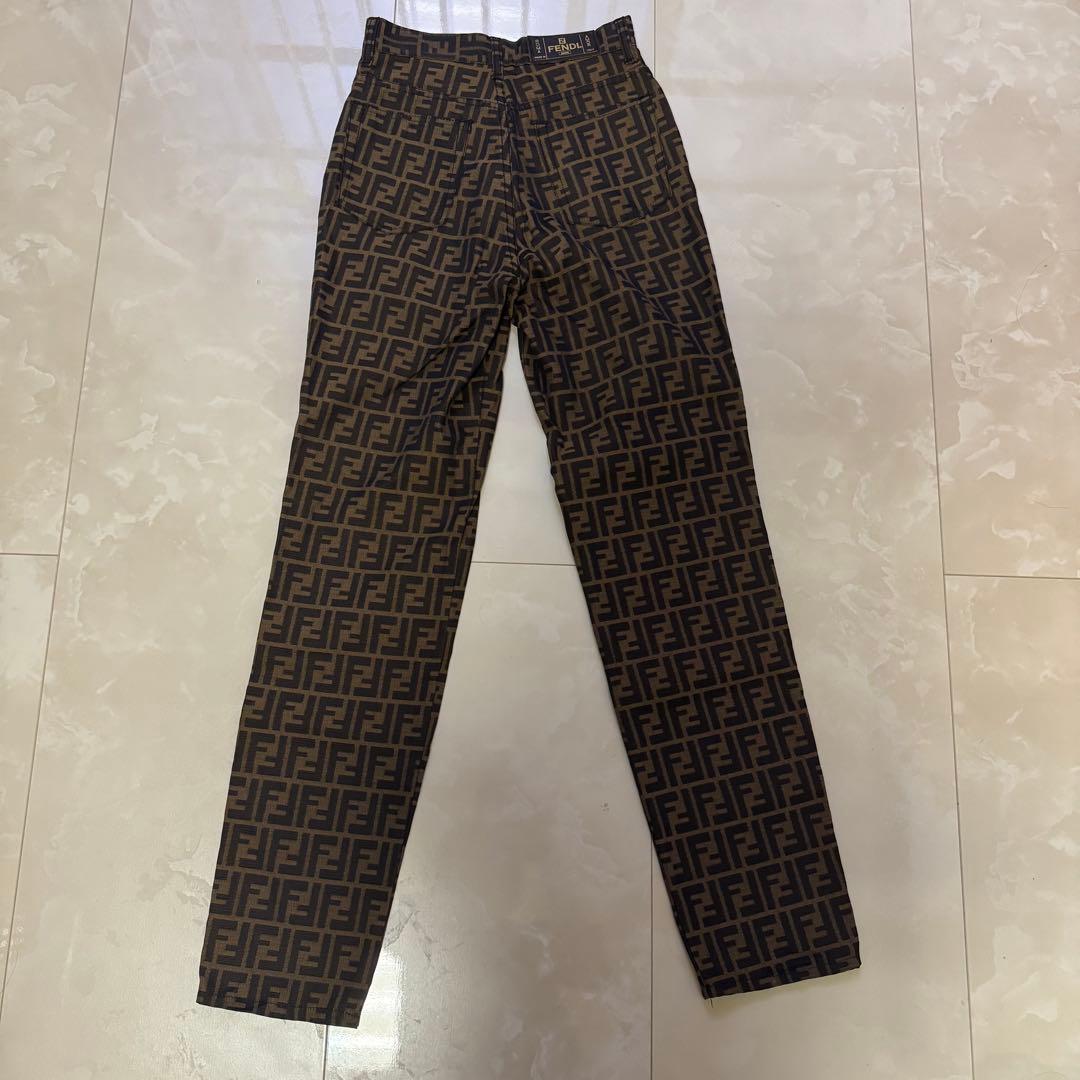 FENDI ズボン