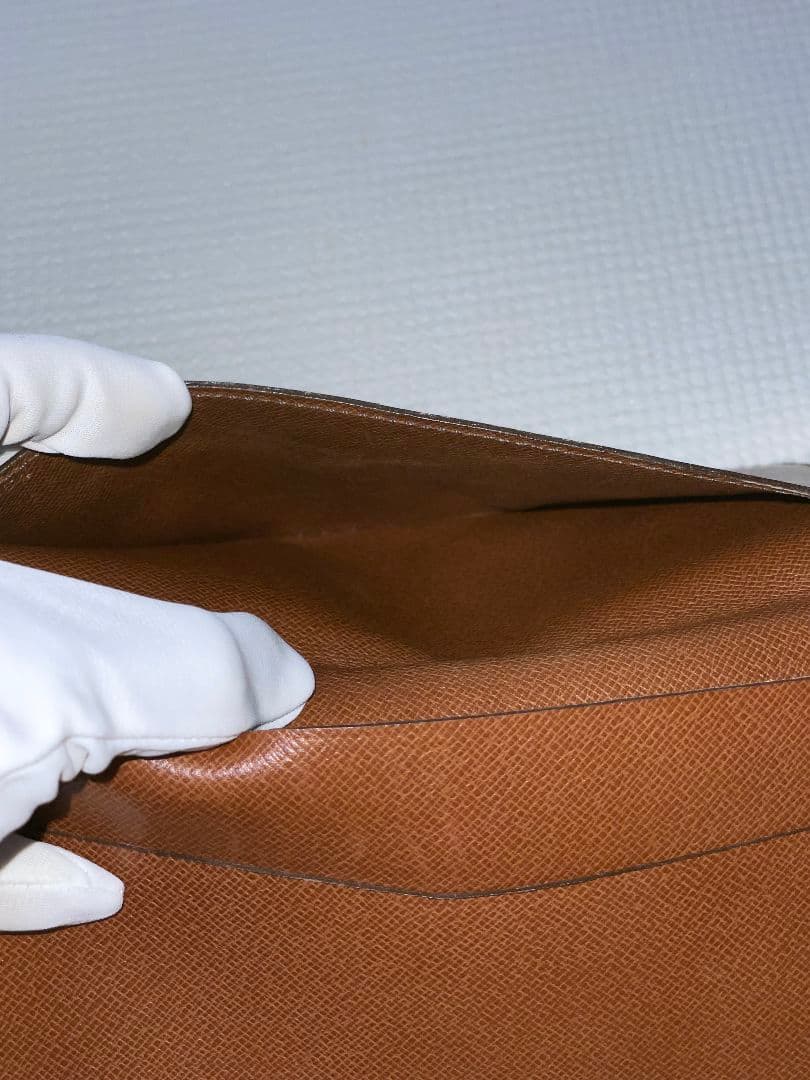 Louis Vuitton モノグラム 二つ折り長財布