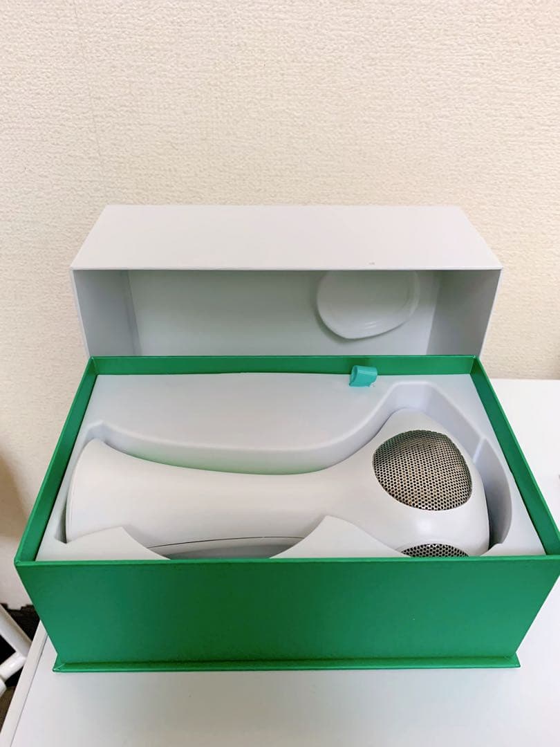 tria 脱毛器 充電器付(凹みあり)