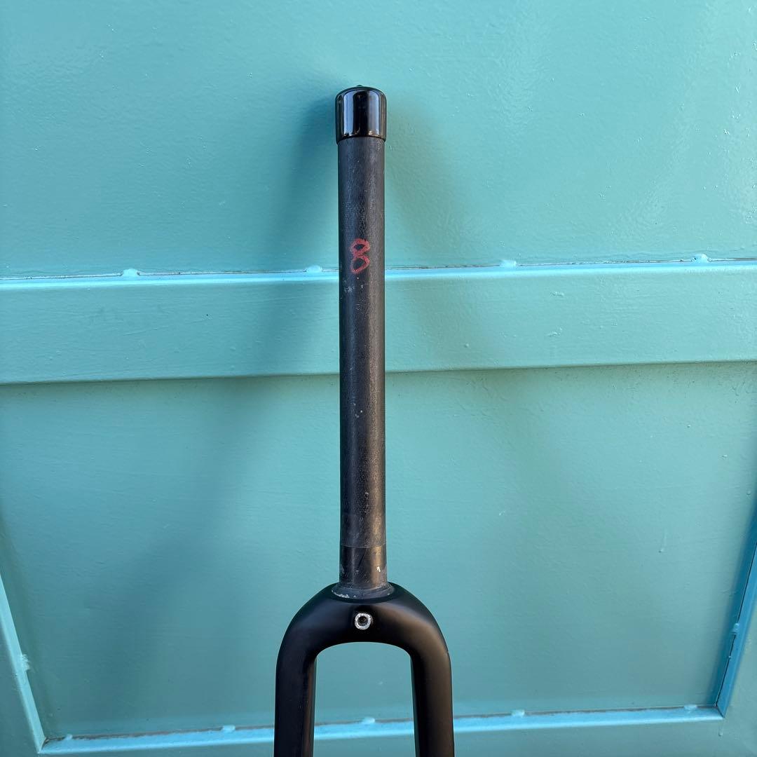 カーボン製ディスクブレーキ用フロントフォーク　新品　未使用　1-1/8 グラベル