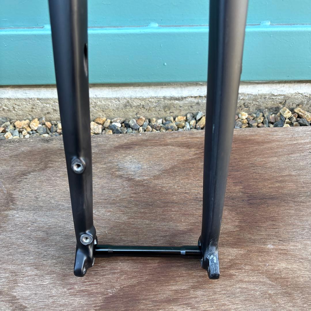 カーボン製ディスクブレーキ用フロントフォーク　新品　未使用　1-1/8 グラベル