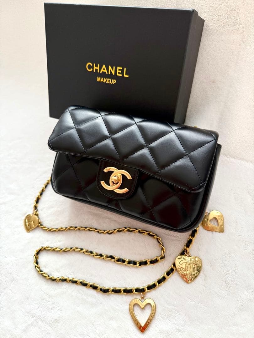 CHANEL ショルダーバッグ　ハート　チェーン　ノベルティ　週末価格❗️