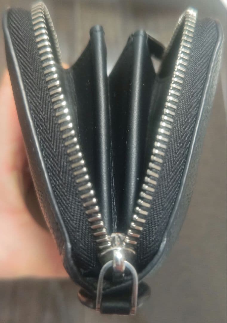 2024年末購入》ルイヴィトン マヒナ ジッピーウォレット長財布 M61867