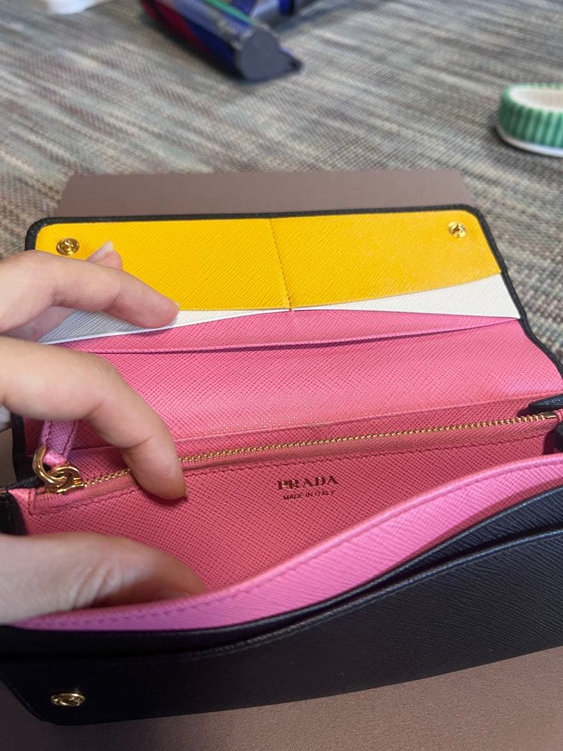 PRADA サフィアーノ 長財布 ブラック/イエロー/ピンク