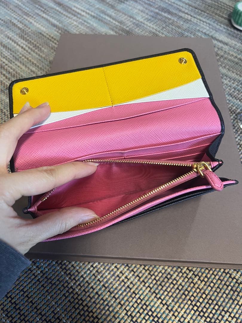 PRADA サフィアーノ 長財布 ブラック/イエロー/ピンク