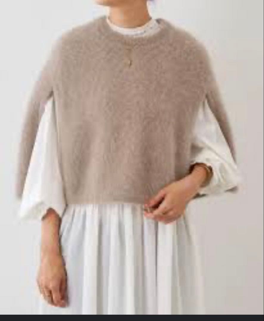 未使用近　ビアズリー ファーニットポンチョ　モカ