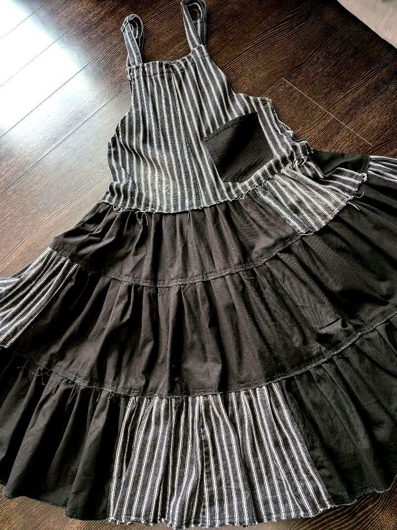 ★ブラック×ストライプ MIX ふんわりティアードサロペスカート★