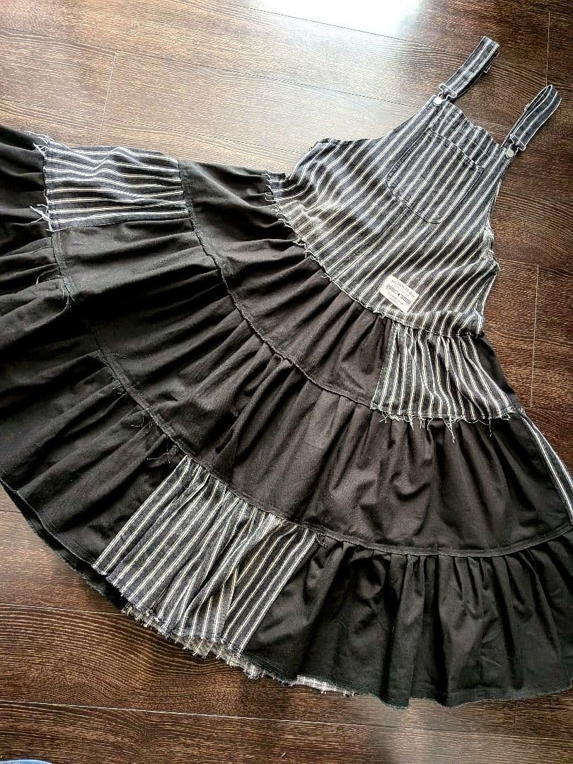 ★ブラック×ストライプ MIX ふんわりティアードサロペスカート★