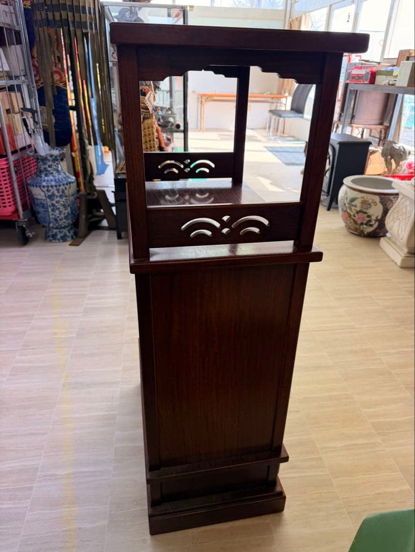 木製ラック 彫刻入り 収納付き