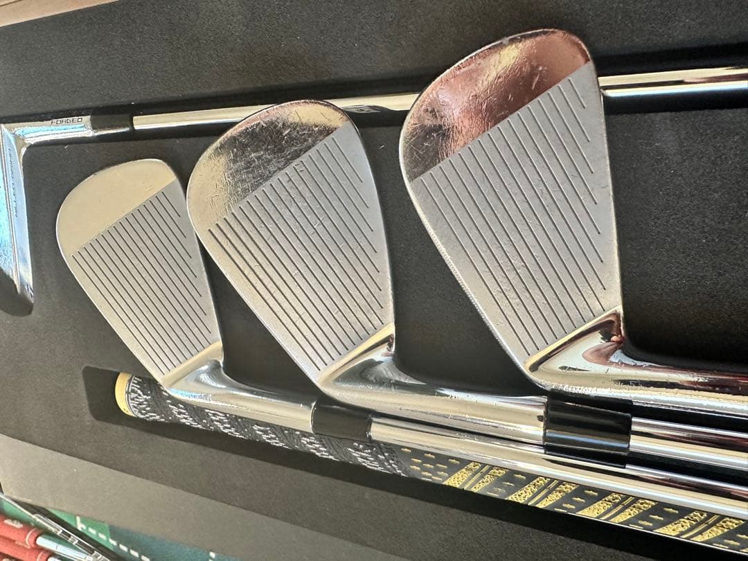 TaylorMade P-7TW 3I〜PW ダイナミックゴールド　8本セット