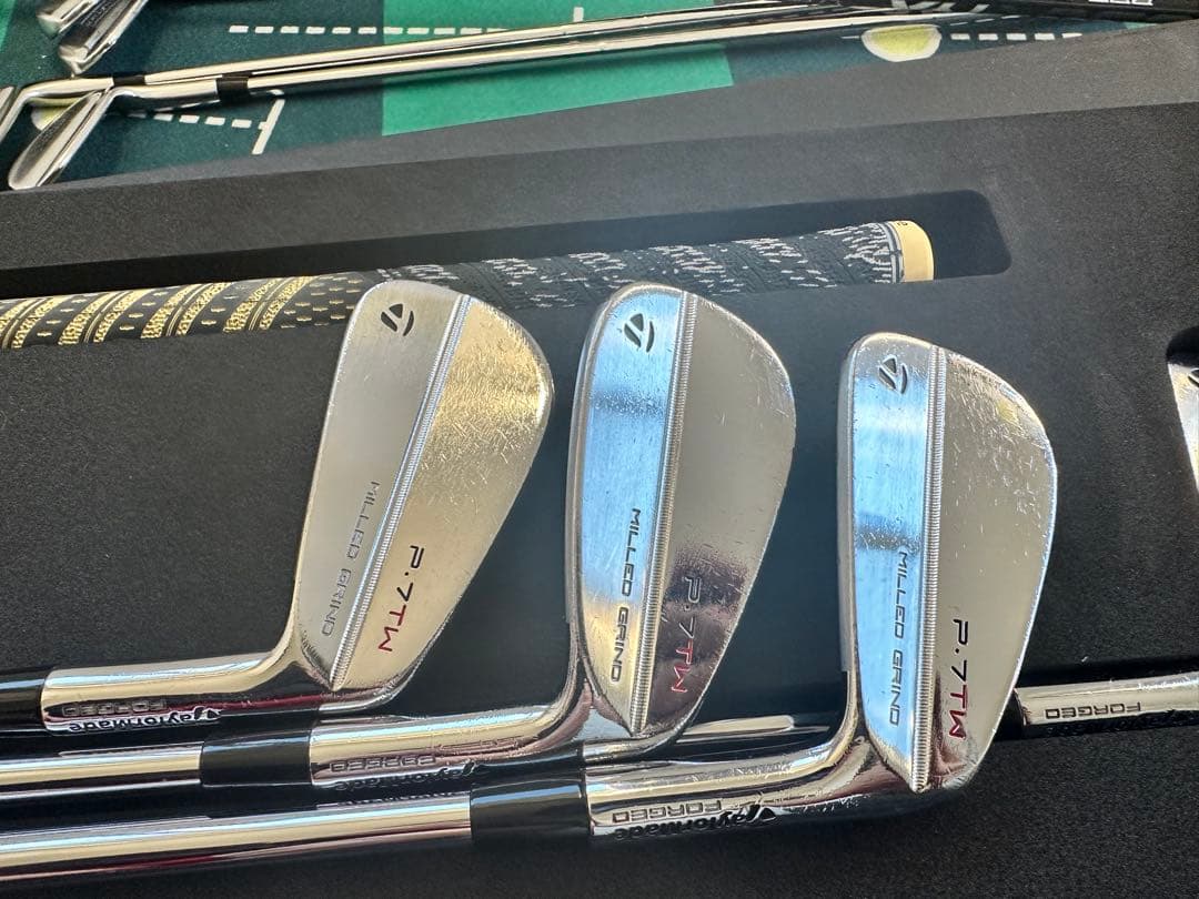 TaylorMade P-7TW 3I〜PW ダイナミックゴールド　8本セット