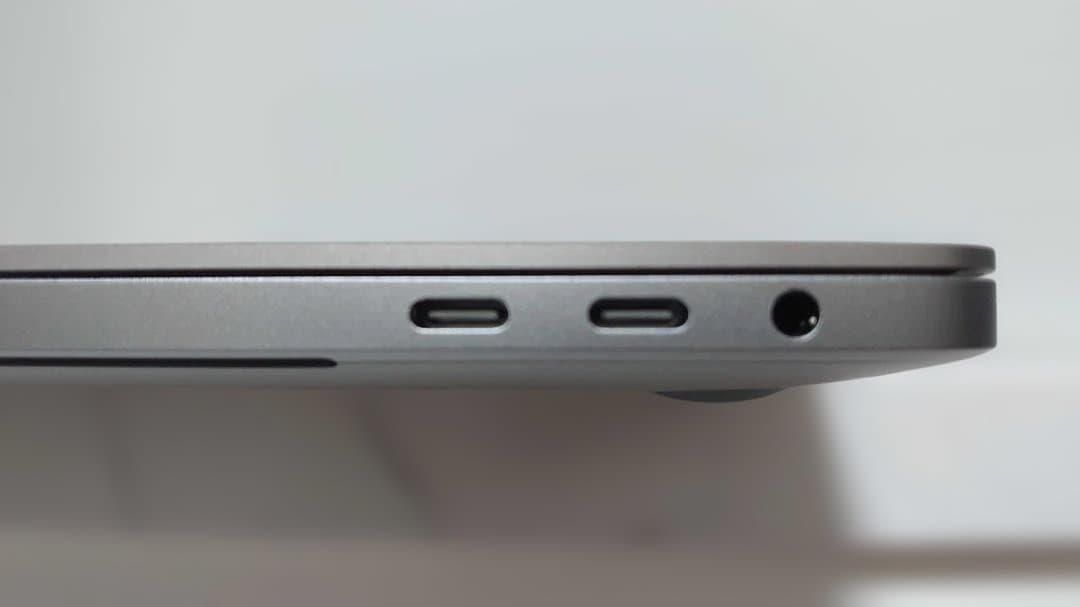 極上/充放電124回MacBook Pro 16 i9/32GB/SSD 2TB