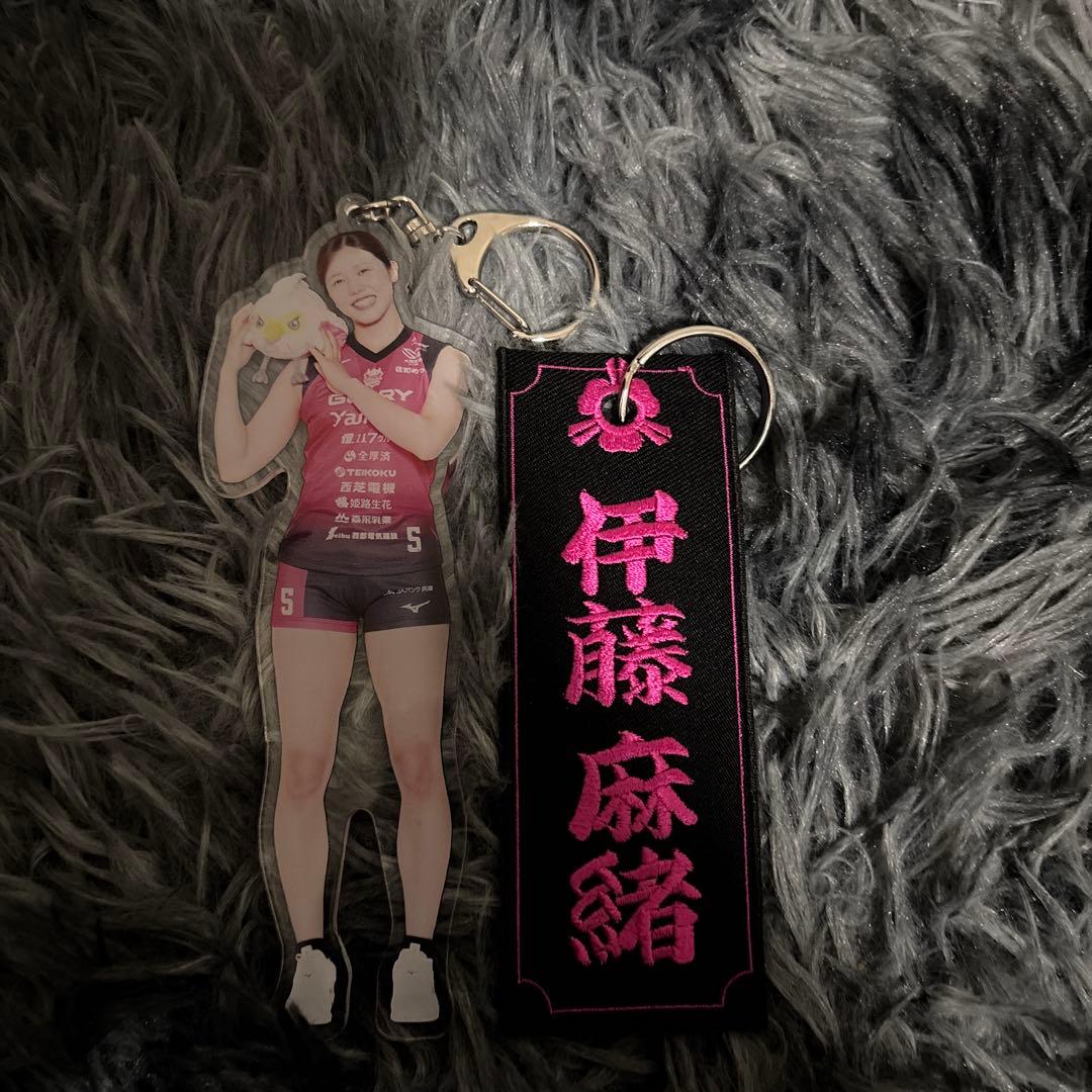 ヴィクトリーナ姫路伊藤麻緒 選手キーホルダー2点セット - メルカリ