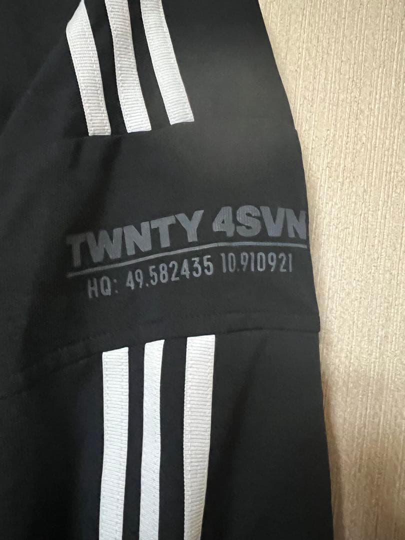 adidas アディダス　フード付きセットアップジャージ　ネイビー　ブラック