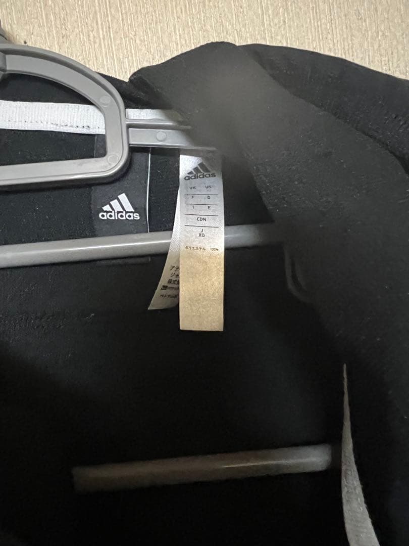 adidas アディダス　フード付きセットアップジャージ　ネイビー　ブラック