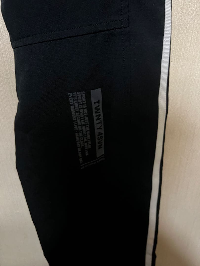 adidas アディダス　フード付きセットアップジャージ　ネイビー　ブラック