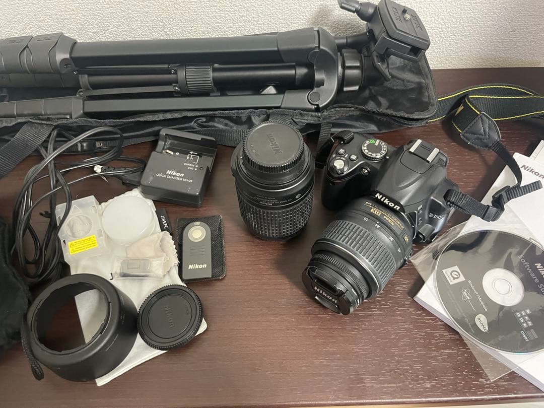 一眼レフ　カメラ　望遠レンズ　Nikon D3000 三脚　リモコンなどセット