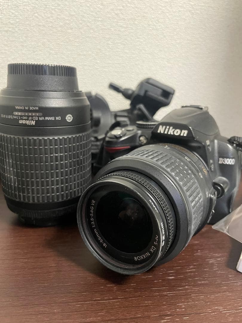 一眼レフ　カメラ　望遠レンズ　Nikon D3000 三脚　リモコンなどセット