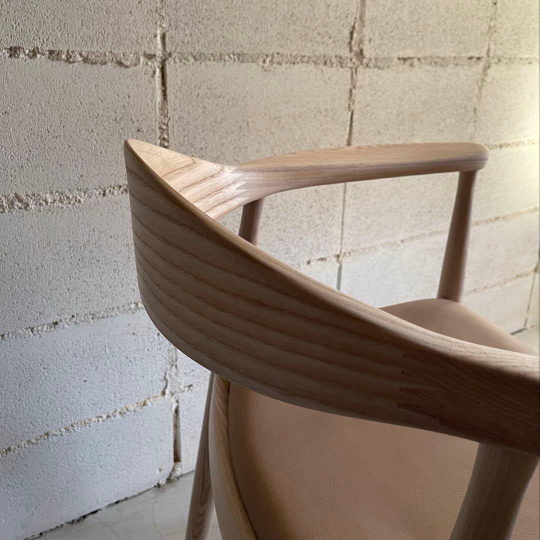 天然木無垢材 アームチェア　ラウンドチェア　ダイニングチェア　本革　北欧スタイル