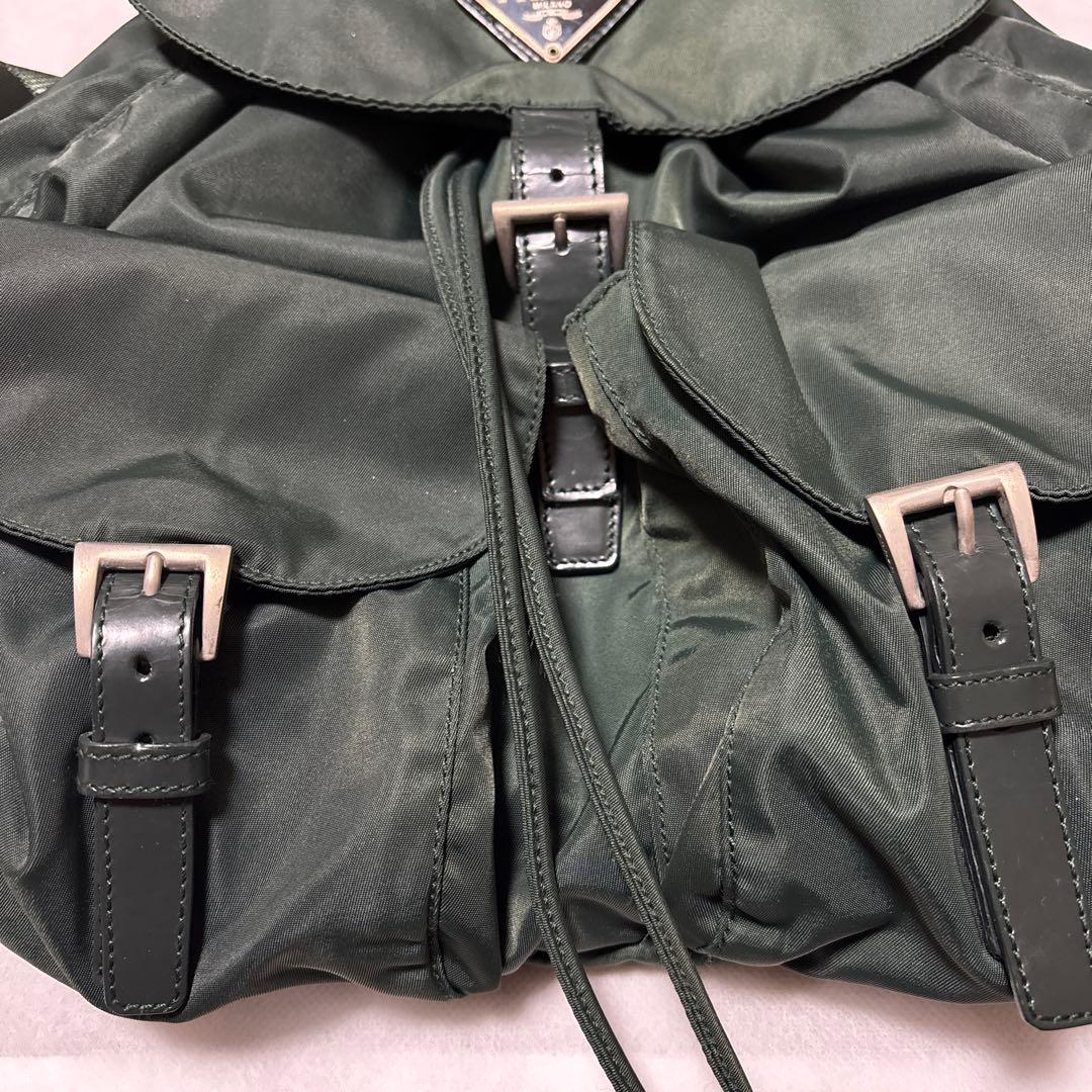 美品☆PRADA プラダ　ナイロン製　ダークグリーン 色　バックパック・リュク