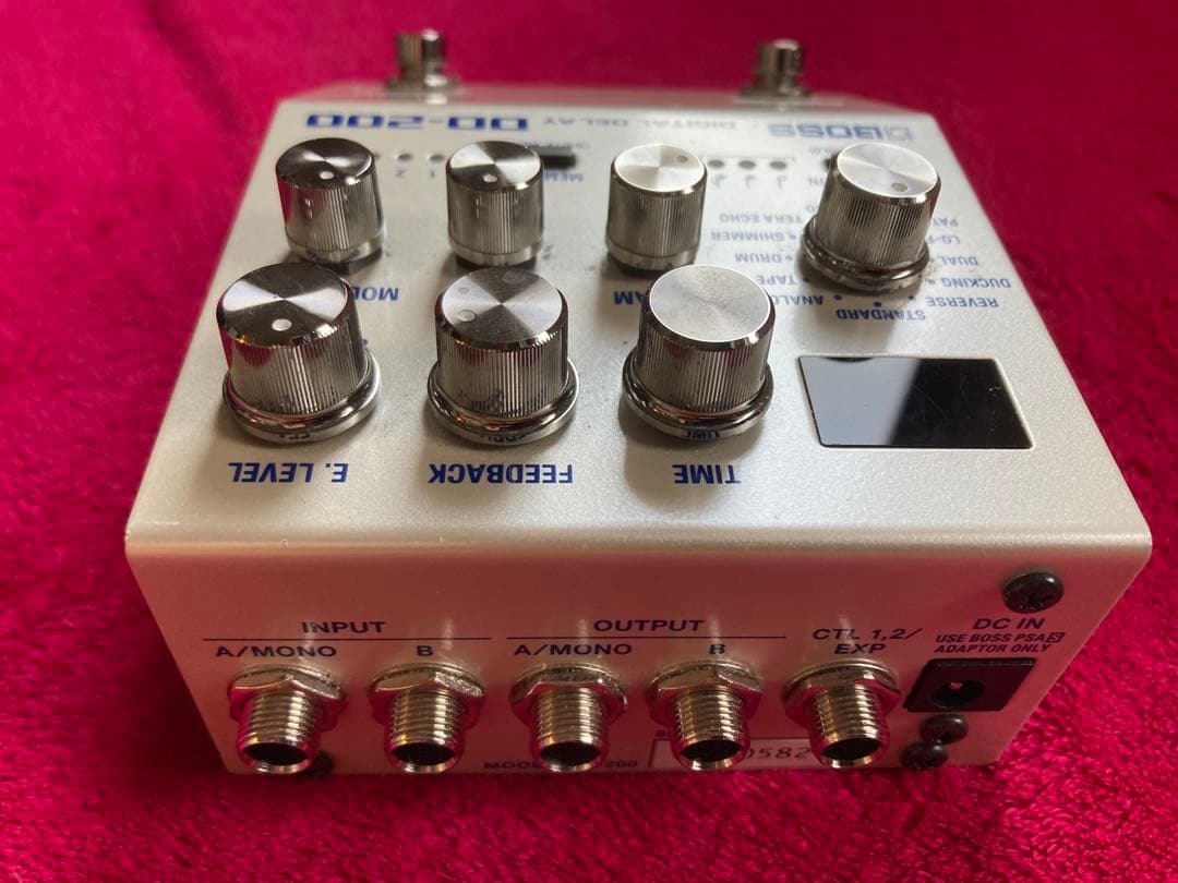 BOSS DD-200 DIGITAL DELAY（箱付・取説添付）