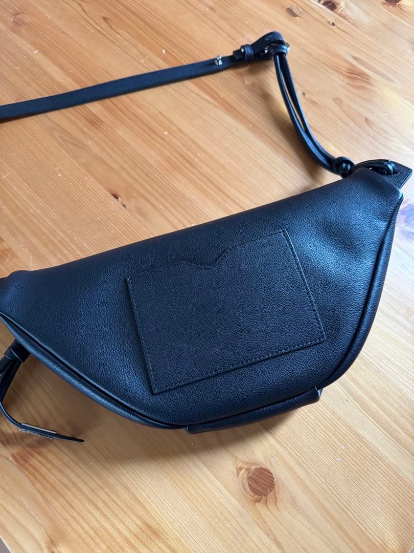 美品　TOV トーヴ　ショルダーバッグ ボディバッグ