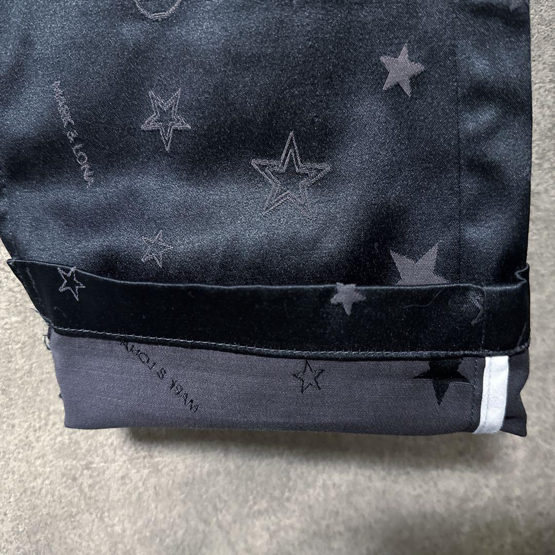 MARK & LONA マークアンドロナ 総柄プリント ゴルフパンツ ブラック系