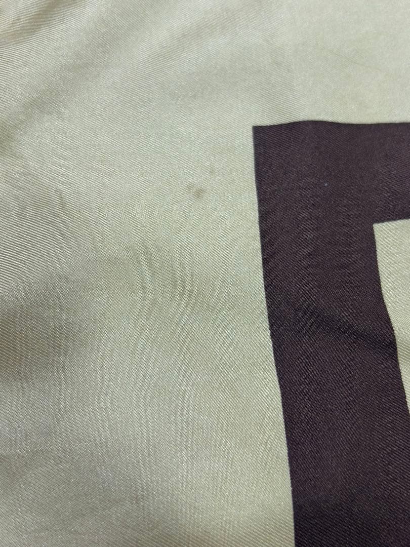 ルイ・ヴィトン シルクスカーフ 76cm lv スカーフ　ハンカチ　ブランド