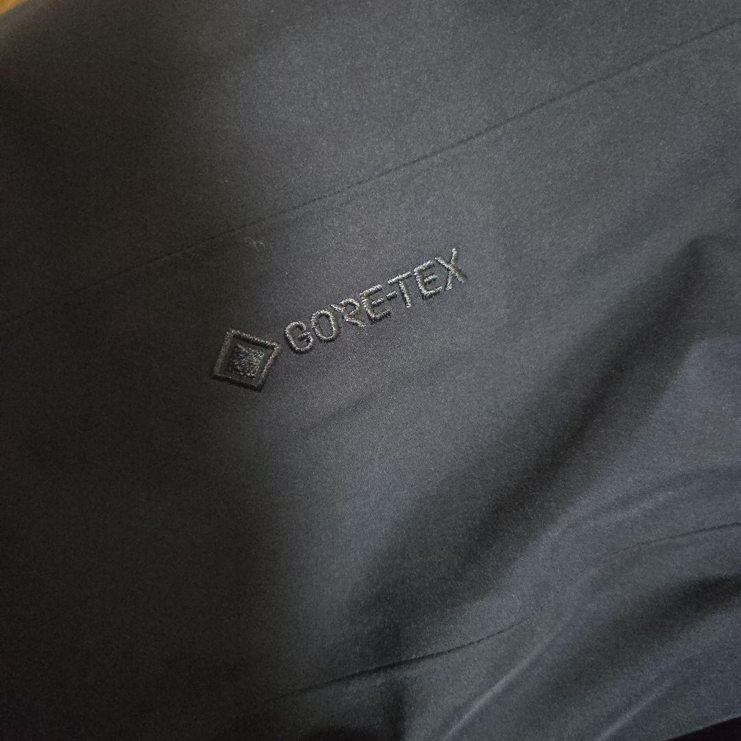 アークテリクス　マカイダウンジャケット　ブラック