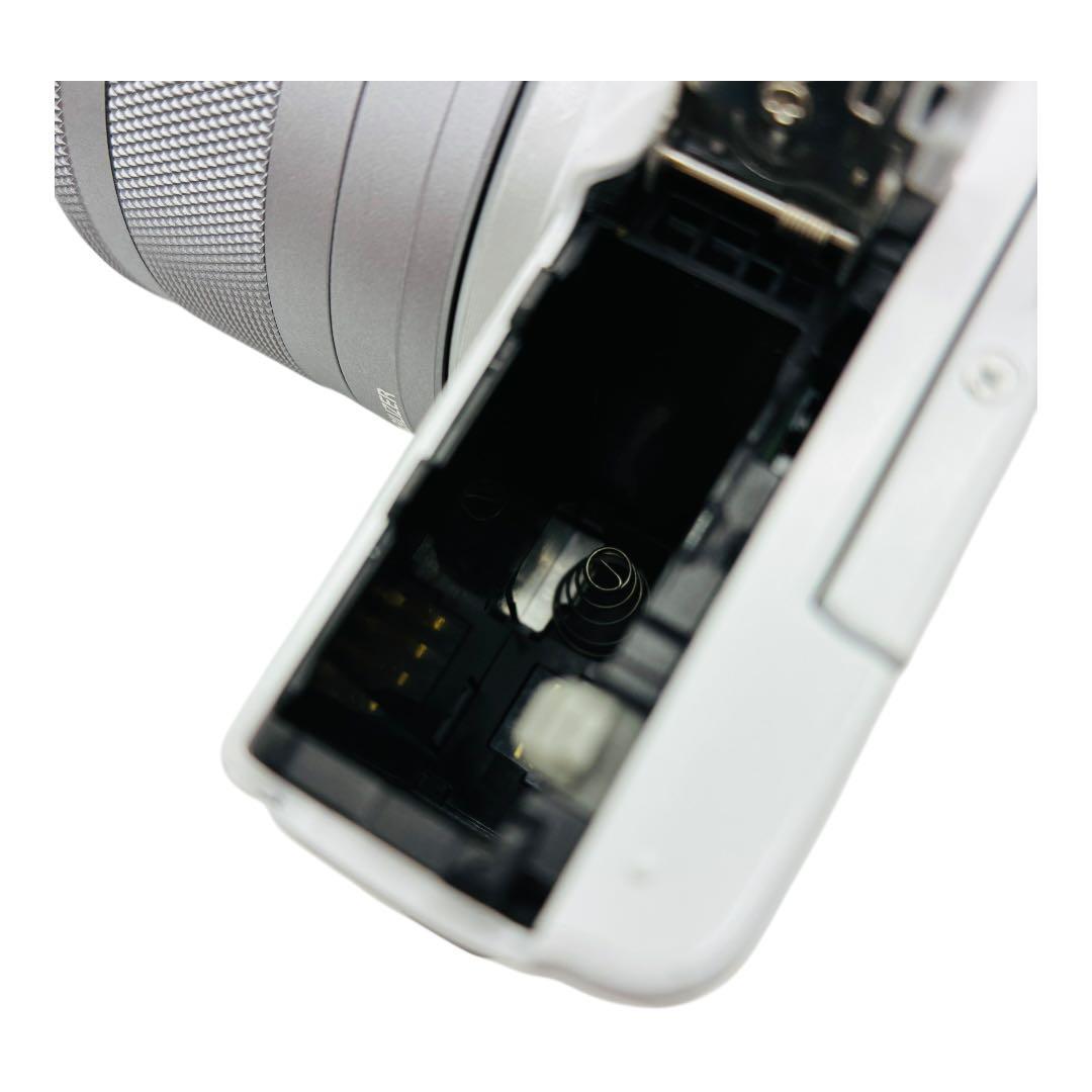 Canon EOS M200 レンズキット キャノン ミラーレス 一眼　ホワイト