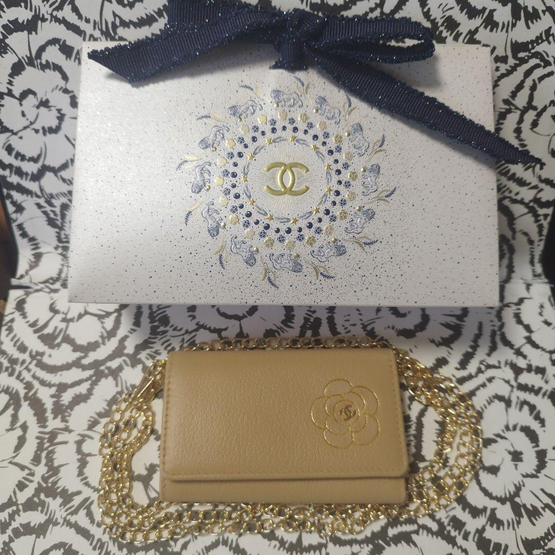 シャネルカメリア　キーケース　カード　斜め掛け