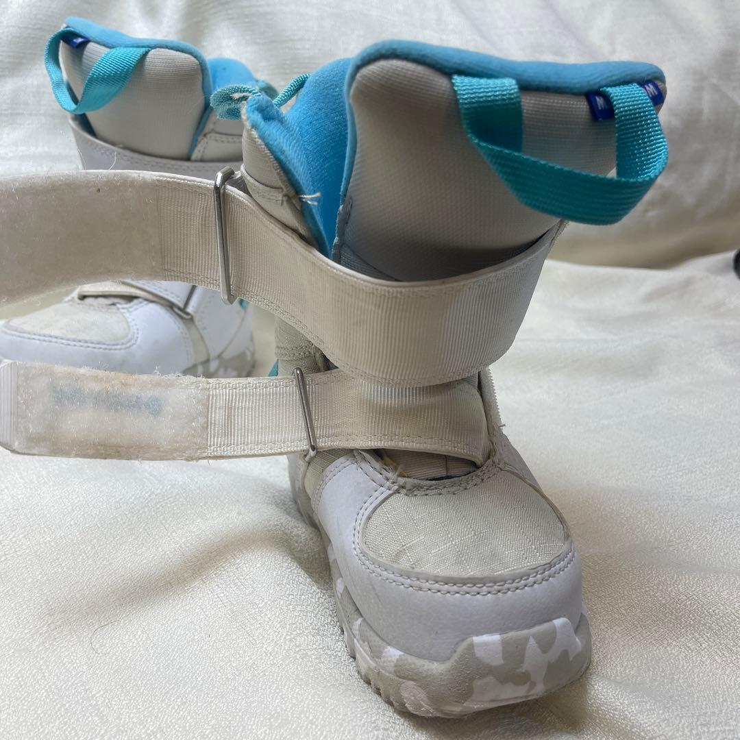 バートン　子ども用スノーボードブーツ　ミニグロム