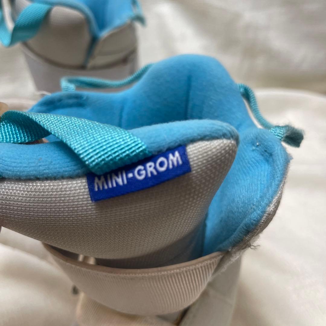 バートン　子ども用スノーボードブーツ　ミニグロム