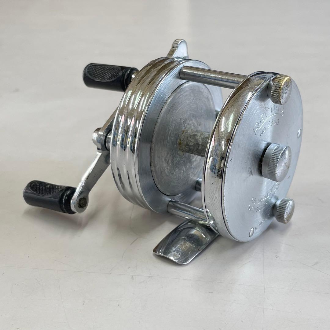 リール RECORD 2300 MODELL C
