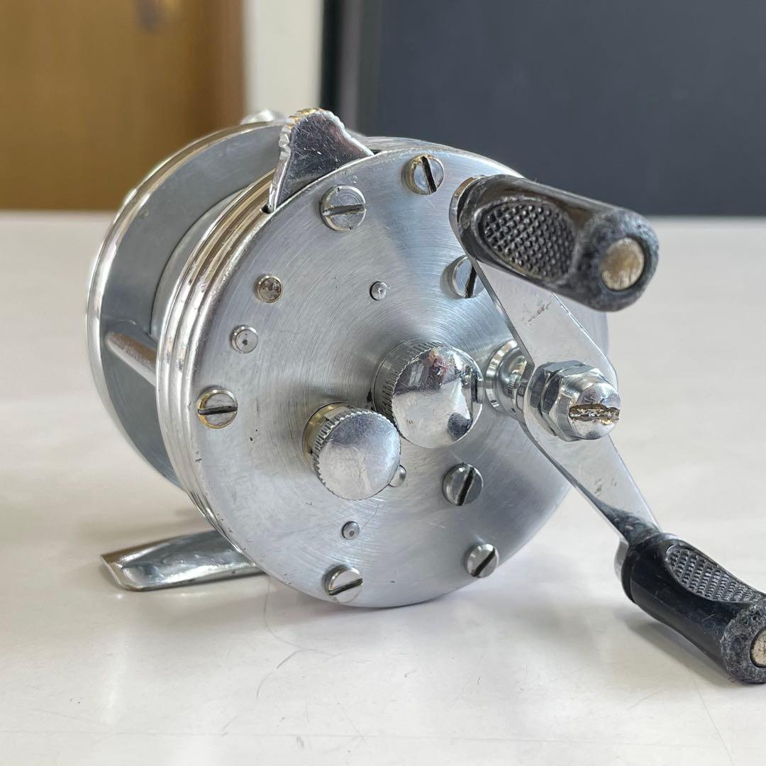 リール RECORD 2300 MODELL C