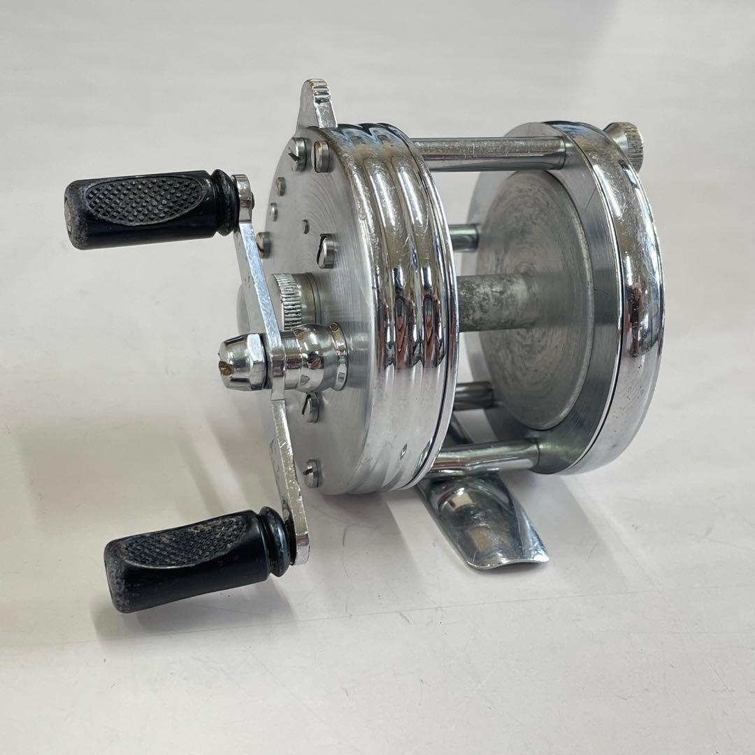 リール RECORD 2300 MODELL C