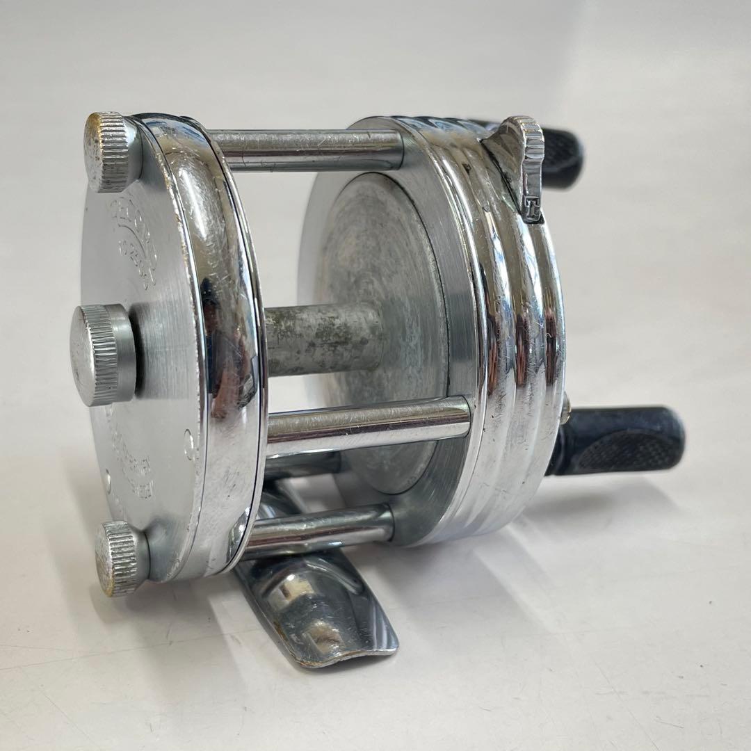 リール RECORD 2300 MODELL C