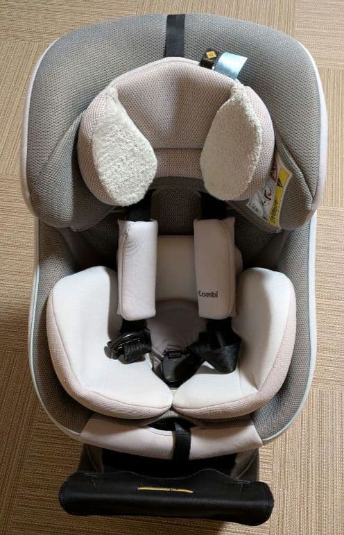 Taka0286お値下げ Combi 回転式チャイルドシート CG-UIG