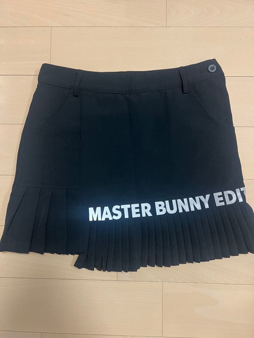 MASTER BUNNY EDITION モックネック＋スカートセットアップ