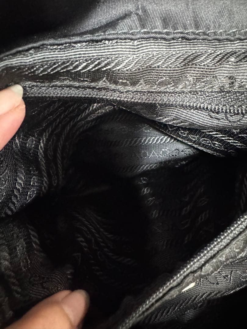 美品　プラダ　PRADA リュック　バックパック　ナイロン　ブラック　黒　ロゴ