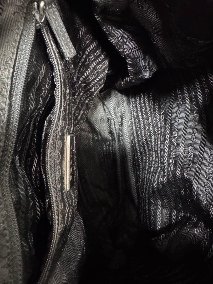 美品　プラダ　PRADA リュック　バックパック　ナイロン　ブラック　黒　ロゴ