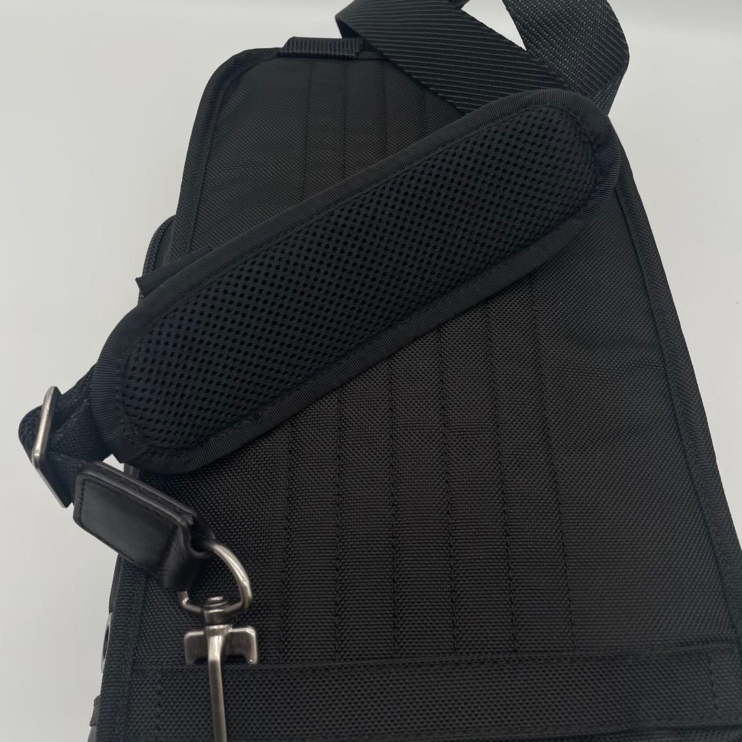 極美品✨ TUMI アルファ ブラボー サラトガ ボディバッグ 黒
