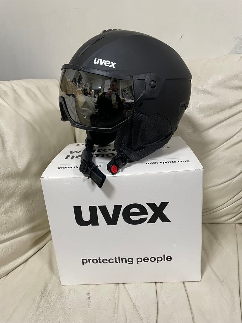 uvex バイザー付きヘルメット マットブラック