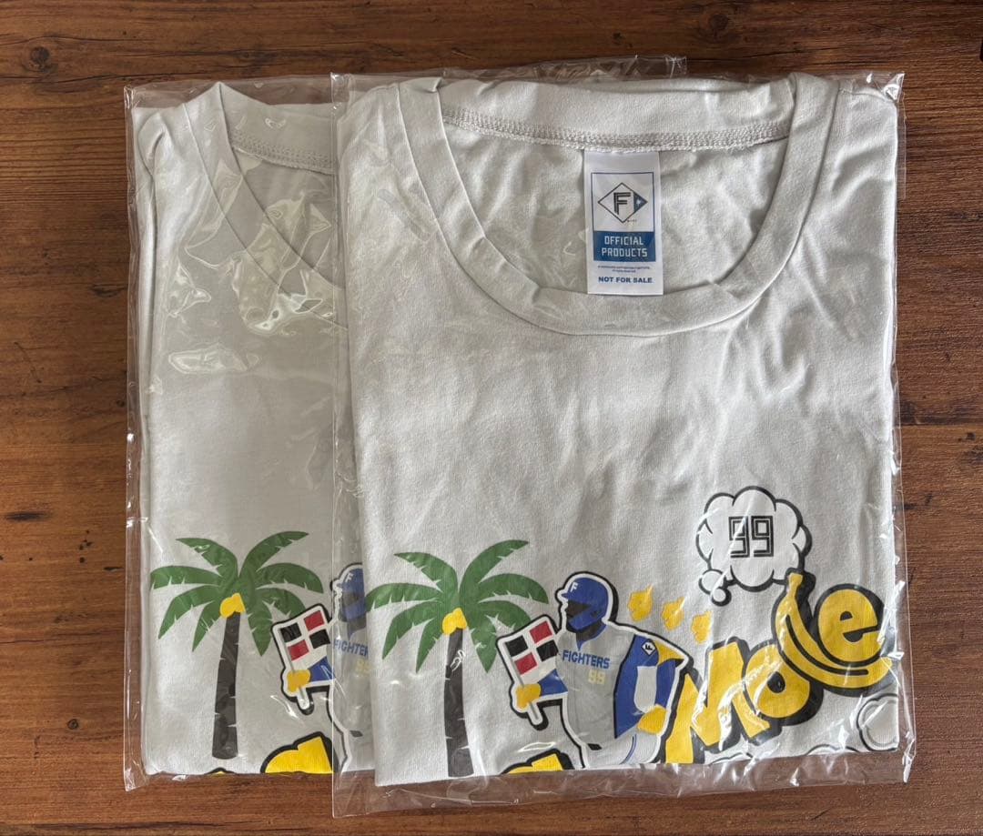 ファイターズ　限定　グッズ　しゃけまる　えふたん　法被　ヘルメット　シャツ